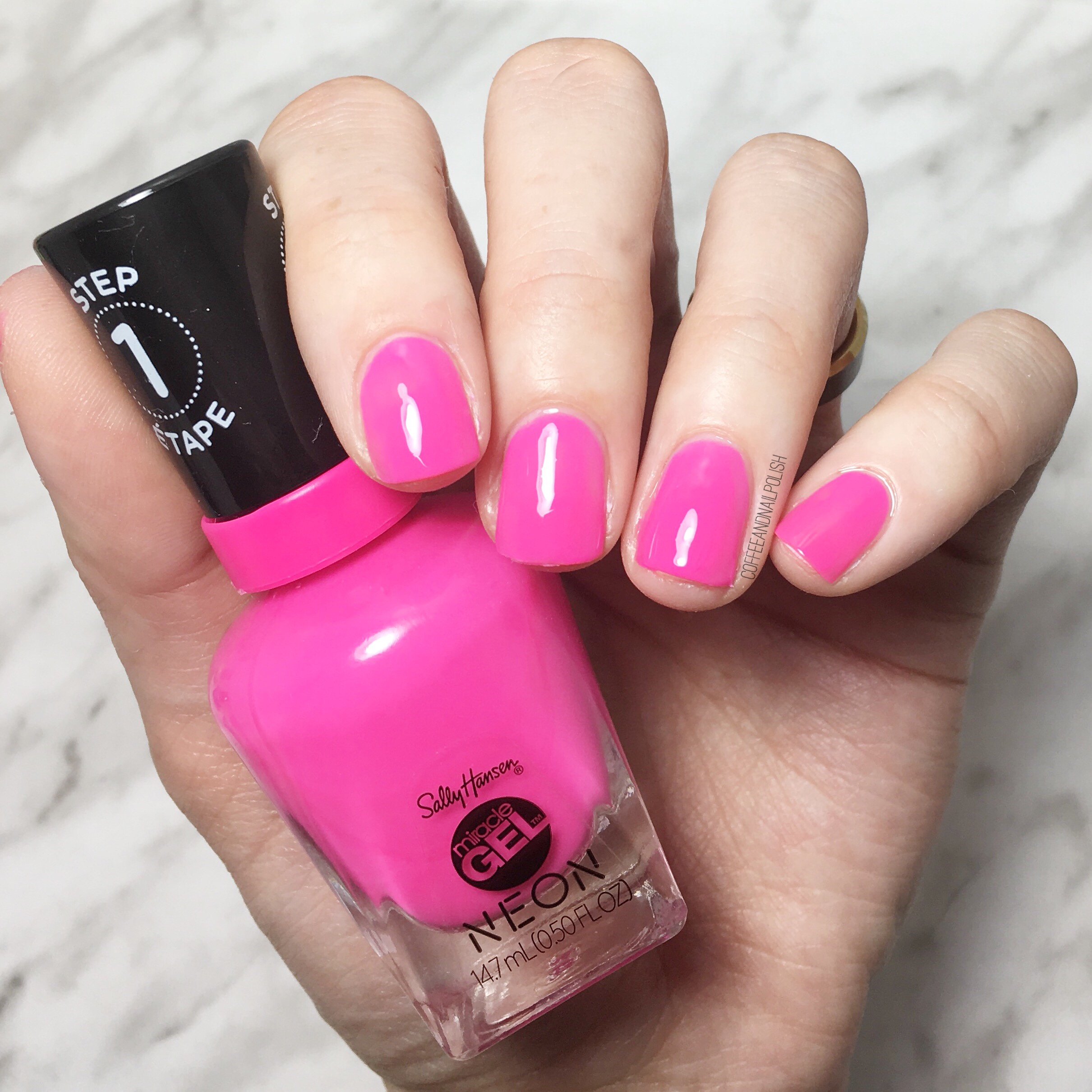 SWATCH SUNDAY — Sally Hansen Miracle Gel Summer 2019 Neons