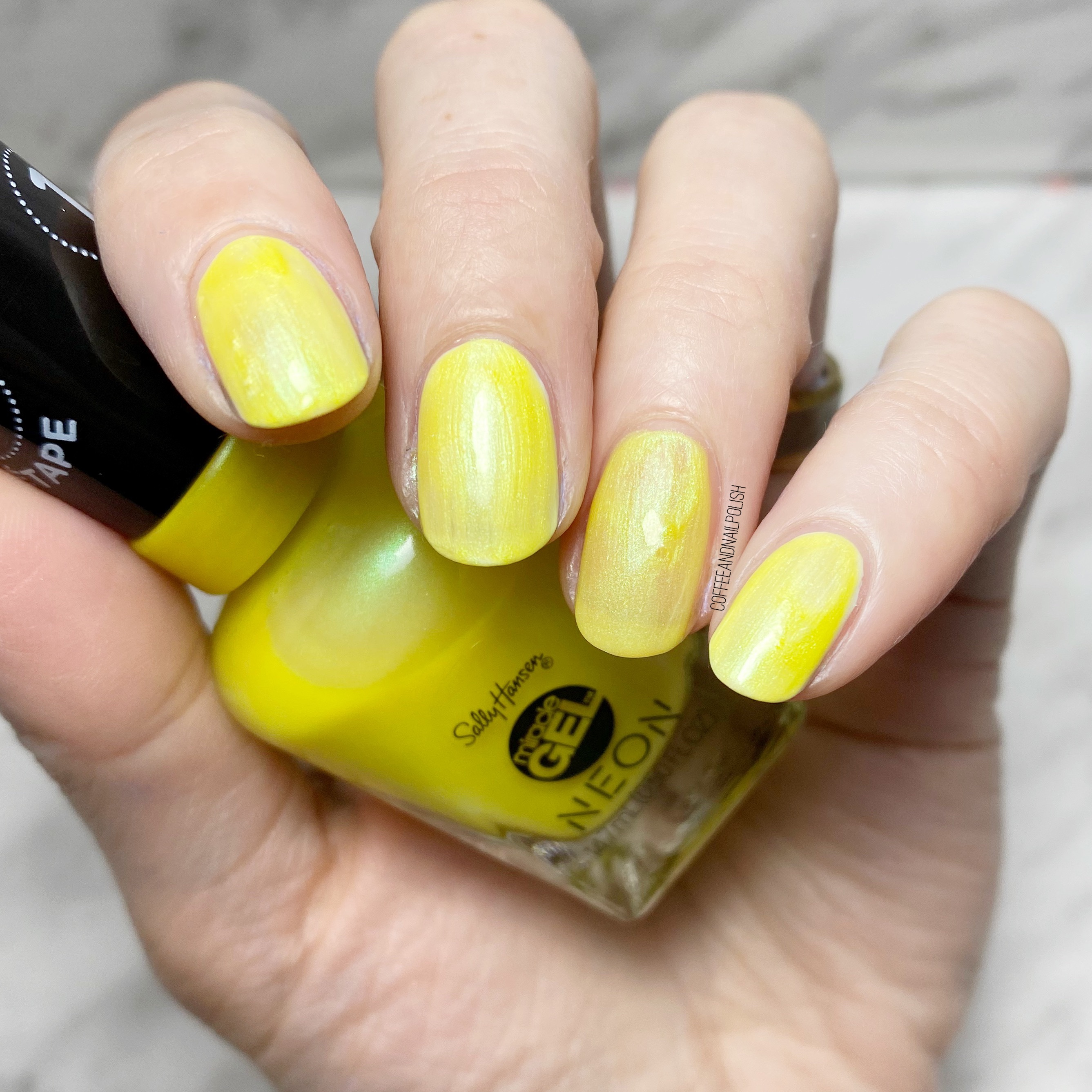 SWATCH SUNDAY — Sally Hansen Miracle Gel Neons 2021 – Coffee
